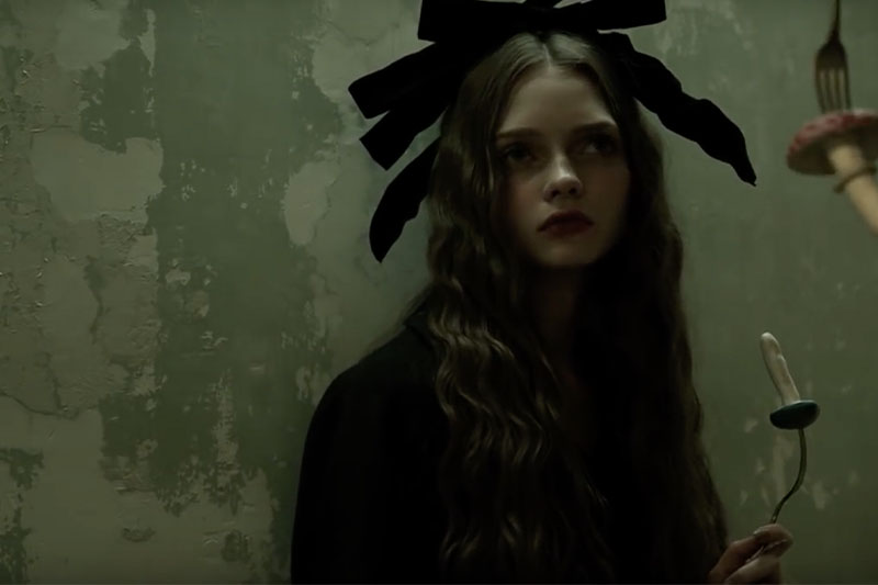 Lonely girl Palmmaison10